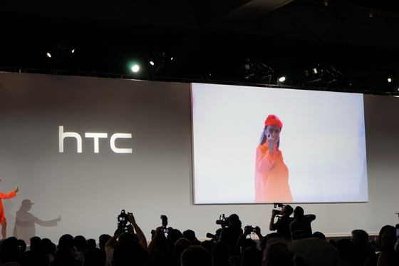 HTC Desire Eye и HTC RE camera