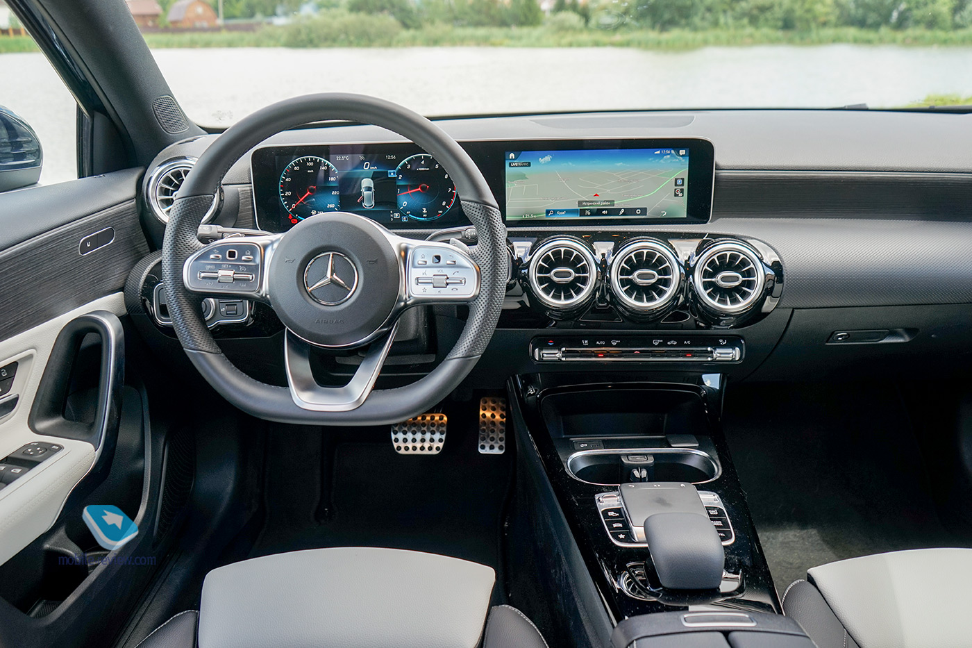   18.  Mercedes-Benz A200