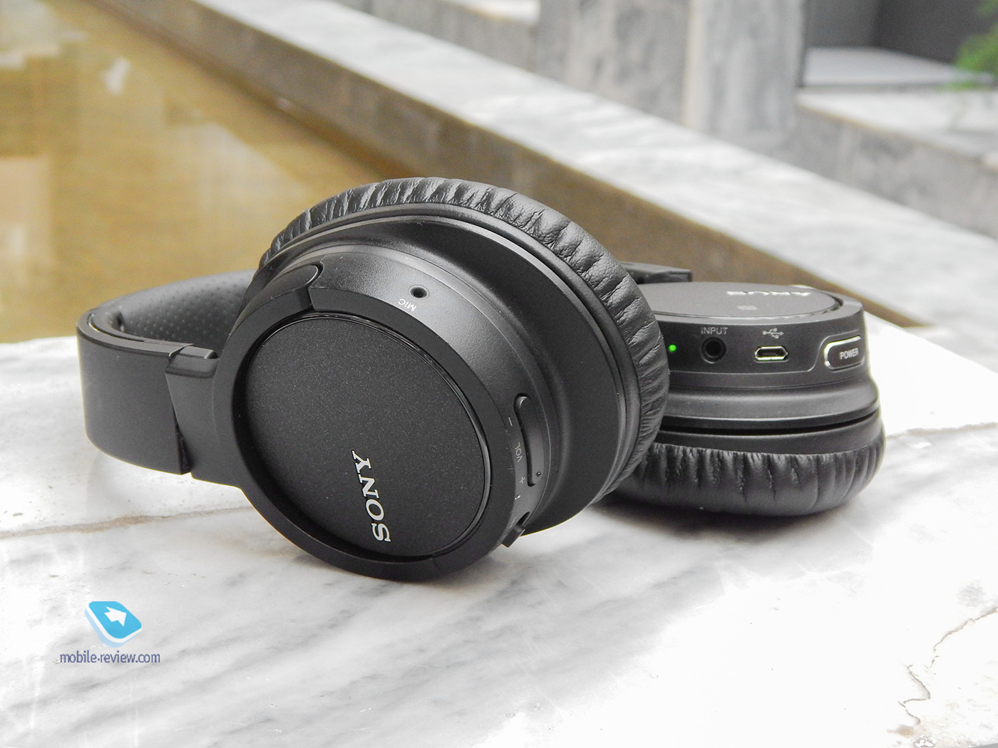         .   Sony MDR-ZX780DC