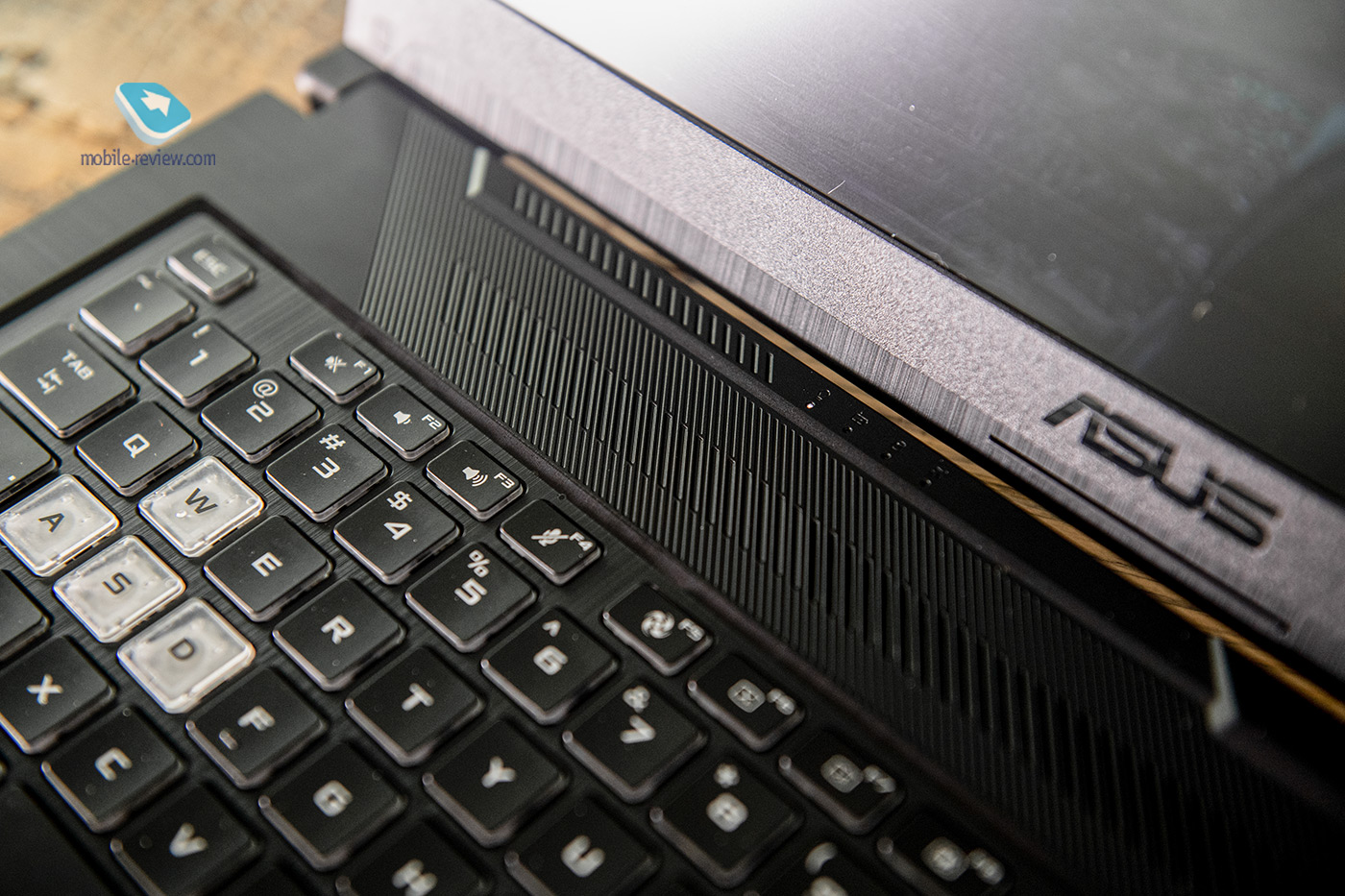 Review Asus TUF Gaming A17 Notebook (FX-706IU)