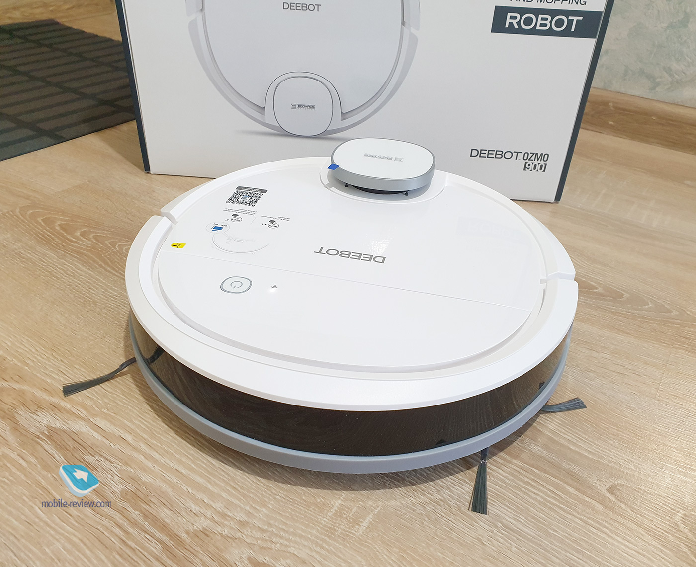 Robot vacuum cleaner Ecovacs DEEBOT OZMO 900