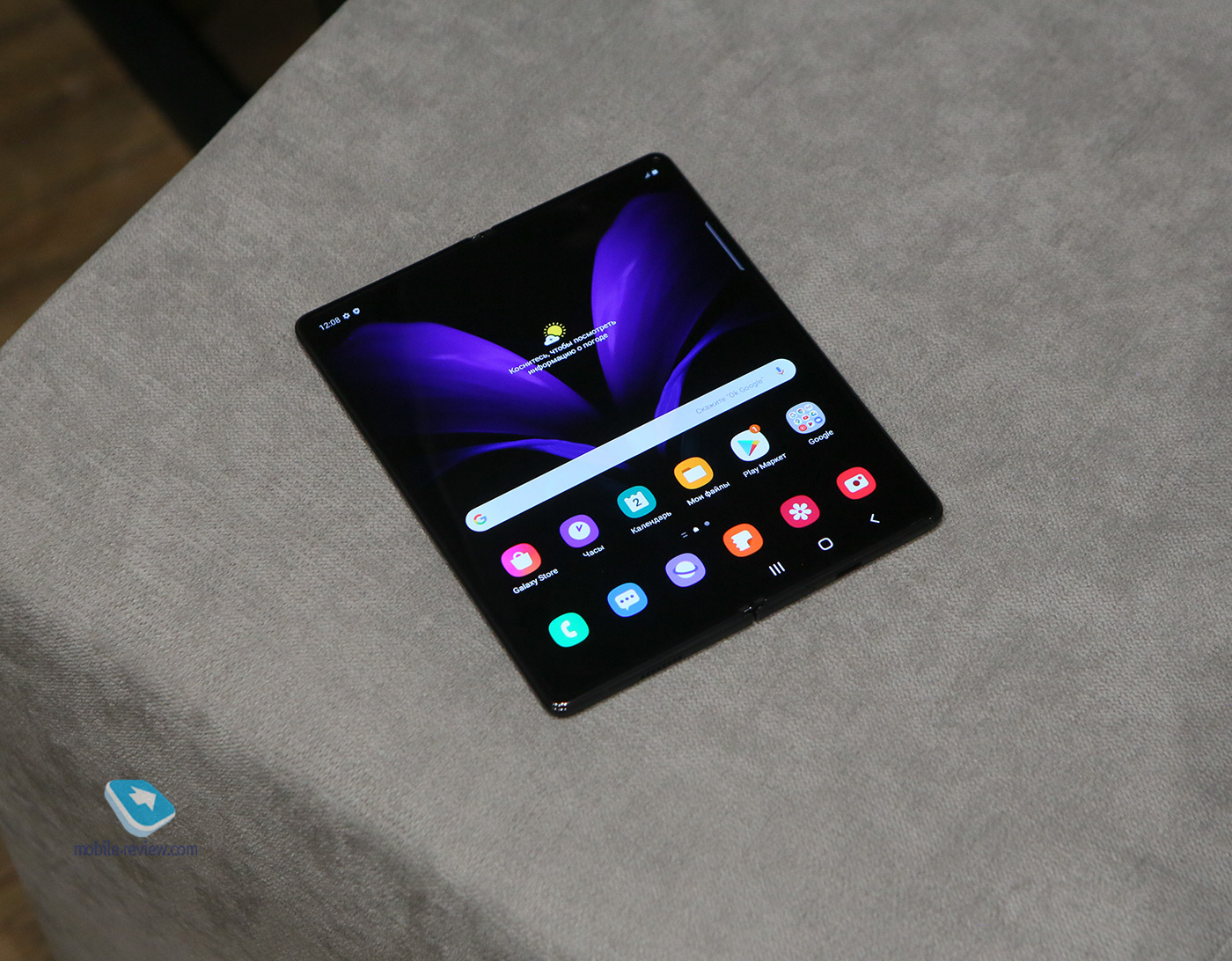 How Galaxy Z Fold2 differs from last year's Fold - model comparison