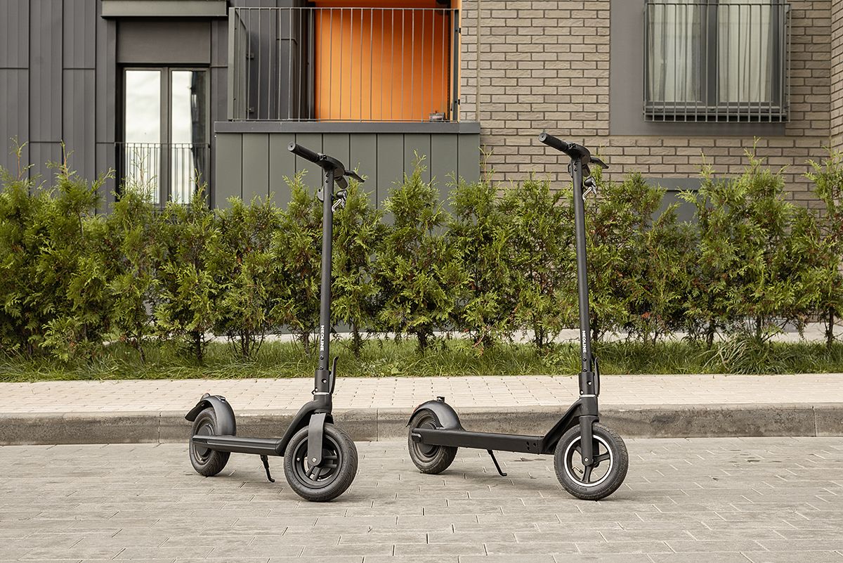 Electric scooters. Hybrids. Video recorders. Expert A. Shub tests new Neoline products