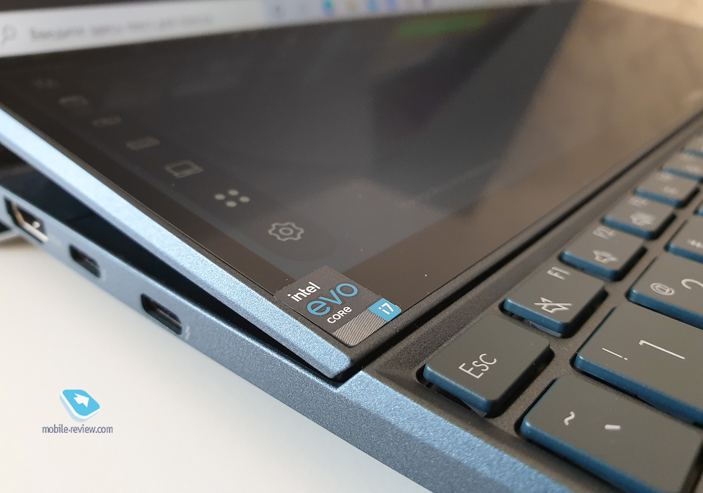  : ASUS ZenBook Duo 14 (UX482)
