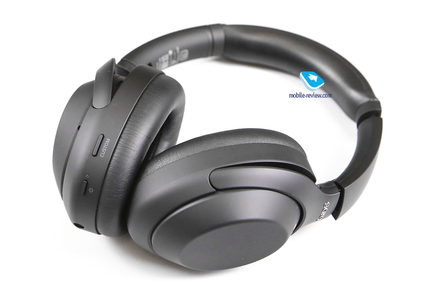 Wireless noise canceling headphones review - Sony WH-1000XM4