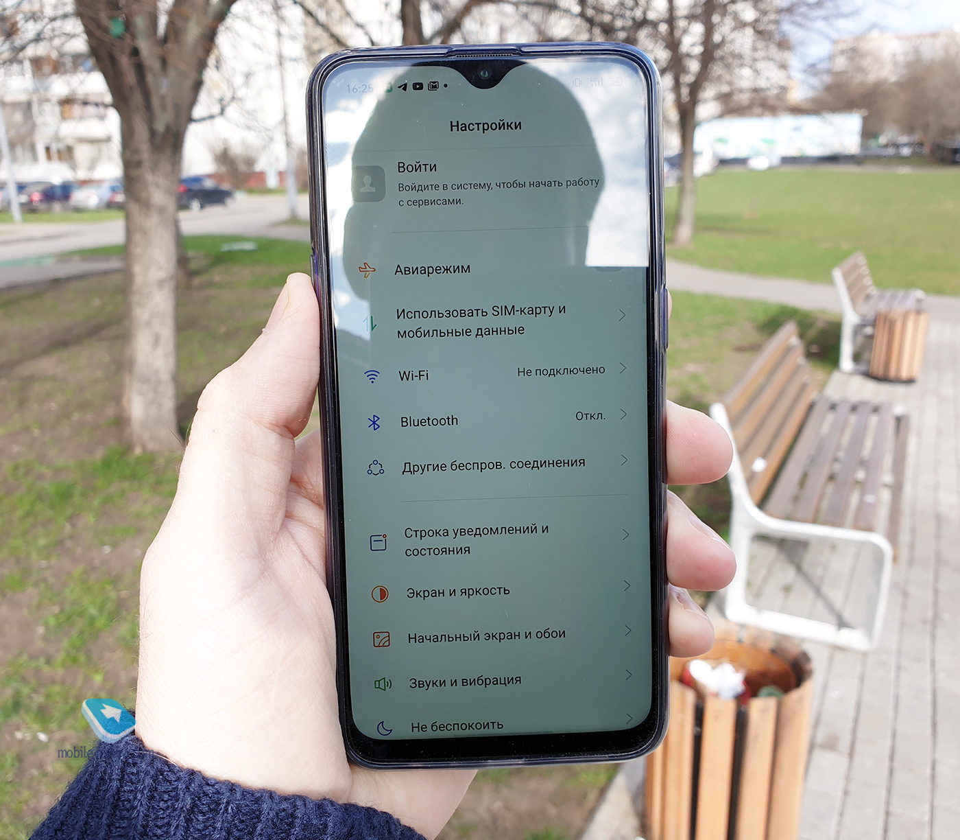 Realme 5 Pro review: a smartphone for 12 rubles breathes into the back of the head of photo flags
