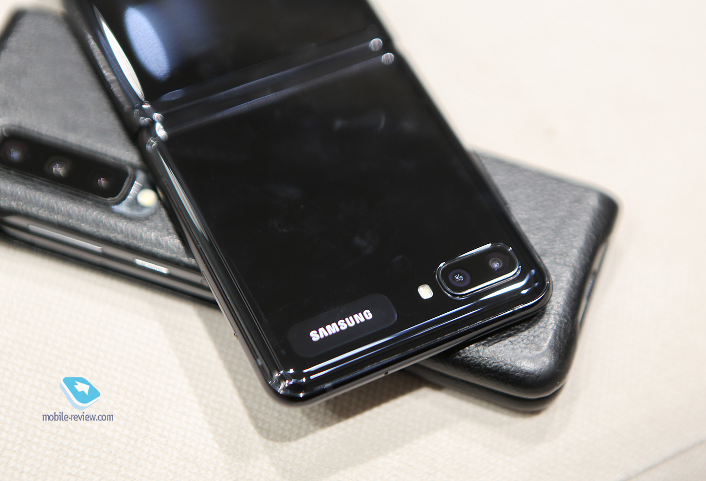    Samsung Galaxy Z Flip      