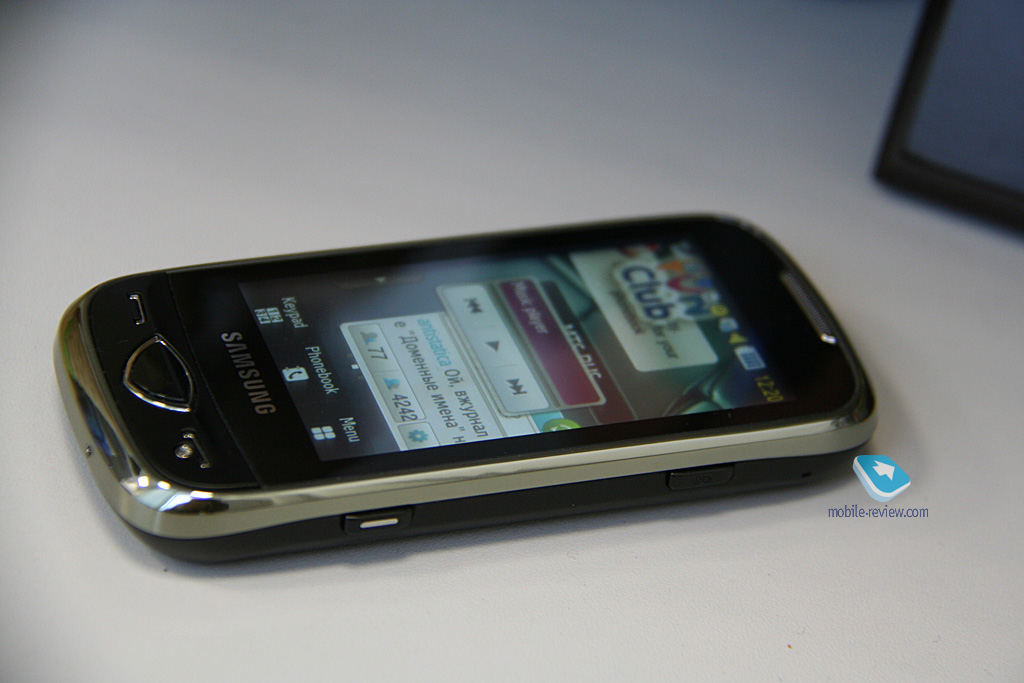 Продам Samsung GT-S5560. Очень приятный компактный функциональный
