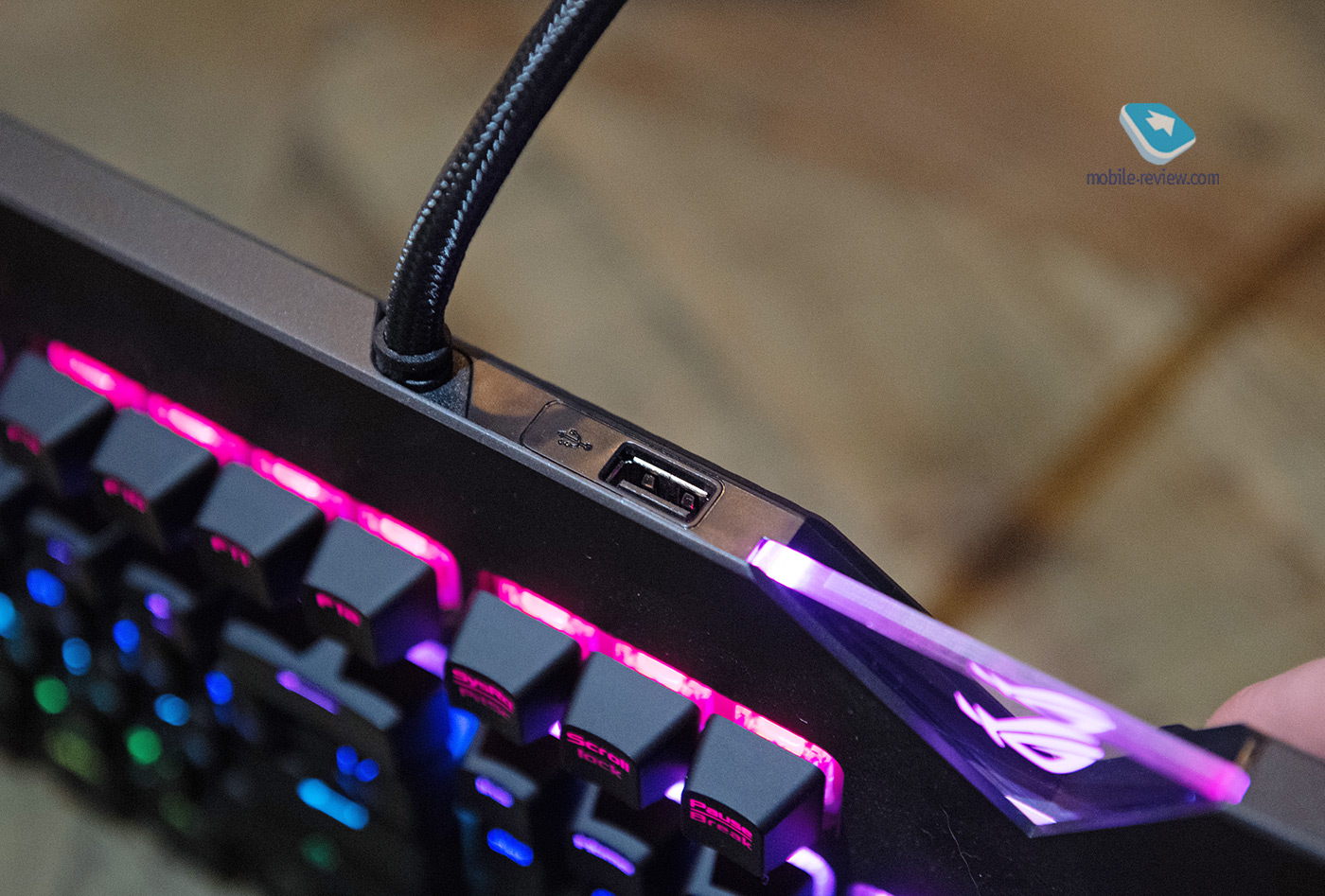   Asus ROG Strix Flare