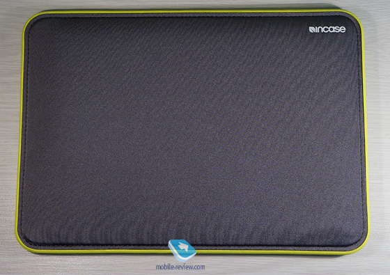 Incase ICON Sleeve with TENSAERLITE