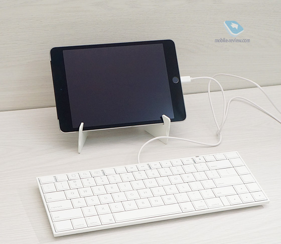 Macally Lightning Wired Keyboard for iPad and iPhone