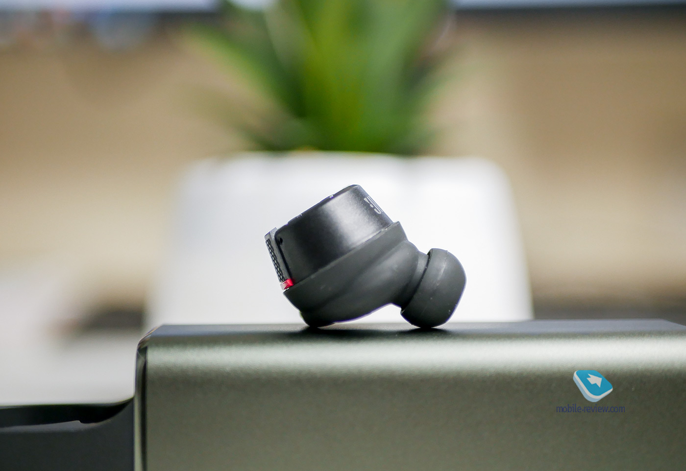 : JBL Under Armour, LG Xboom WK7Y  Neovima Neobackpack 2