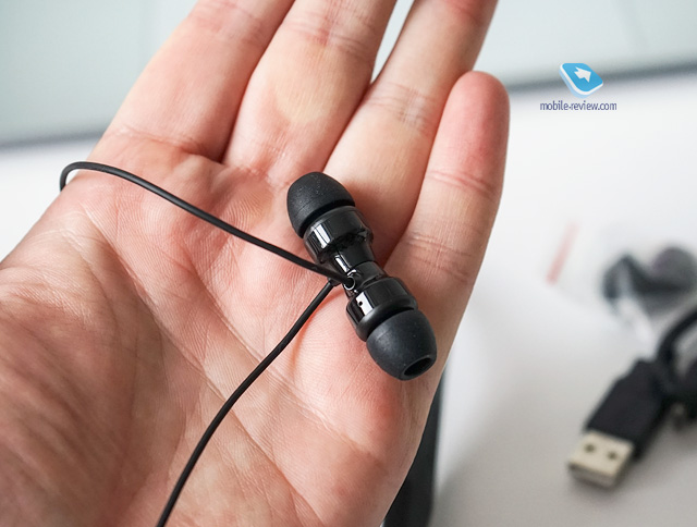 Plantronics BackBeat 100