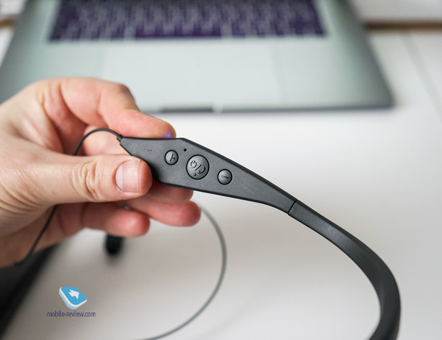 Plantronics BackBeat 100