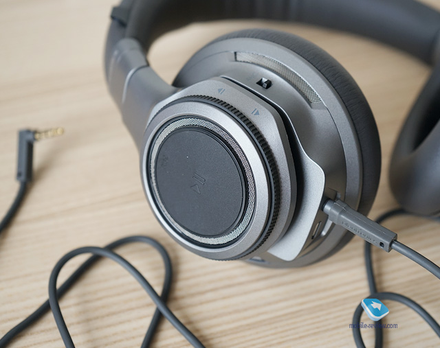 Plantronics BackBeat Pro +