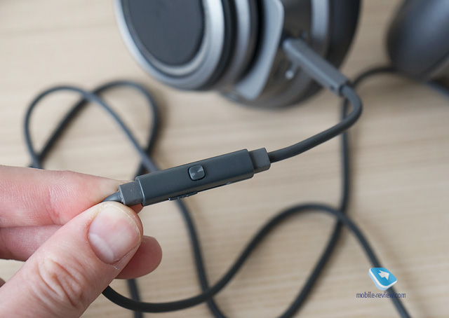 Plantronics BackBeat Pro +