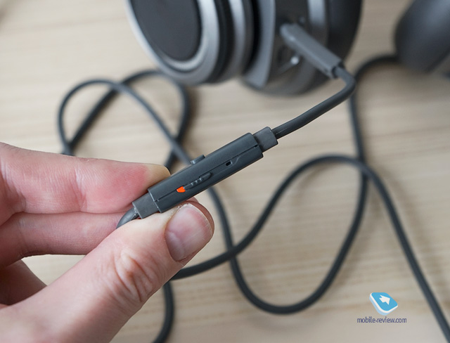 Plantronics BackBeat Pro +