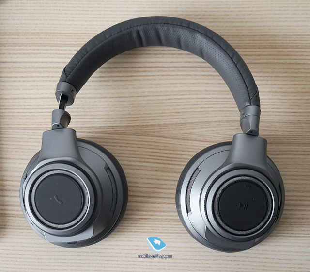 Plantronics BackBeat Pro +