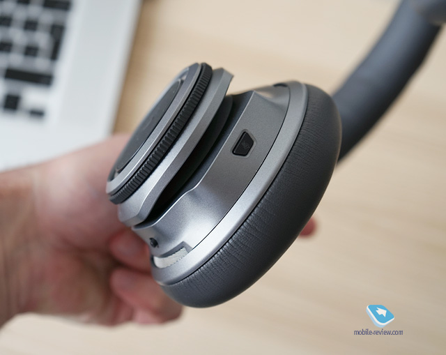 Plantronics BackBeat Pro +