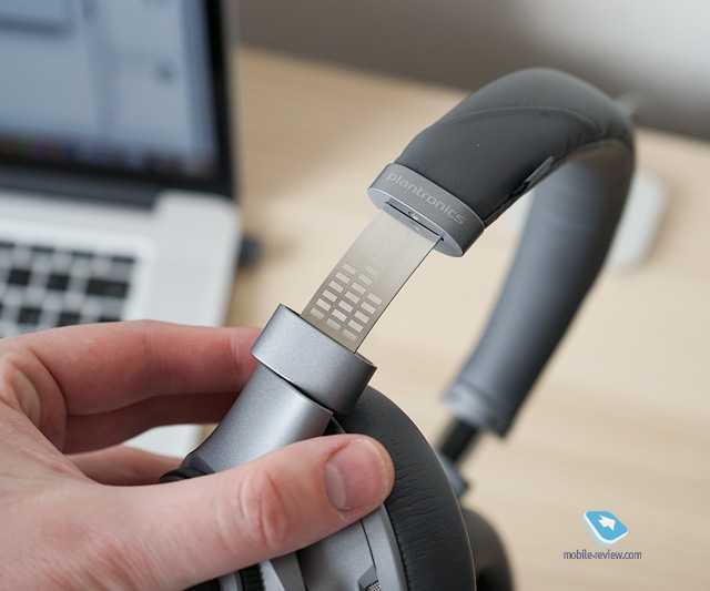 Plantronics BackBeat Pro +