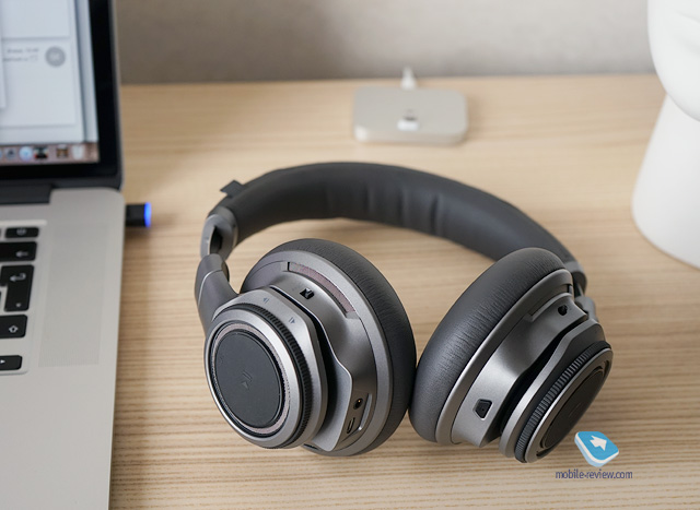 Plantronics BackBeat Pro +