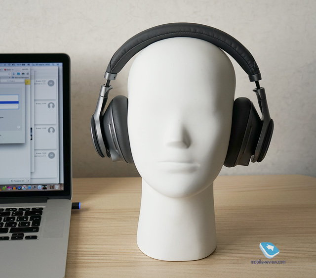 Plantronics BackBeat Pro +