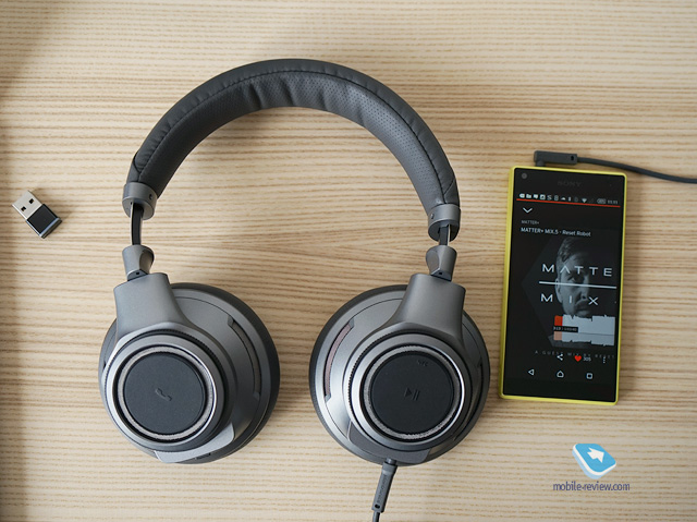 Plantronics BackBeat Pro +