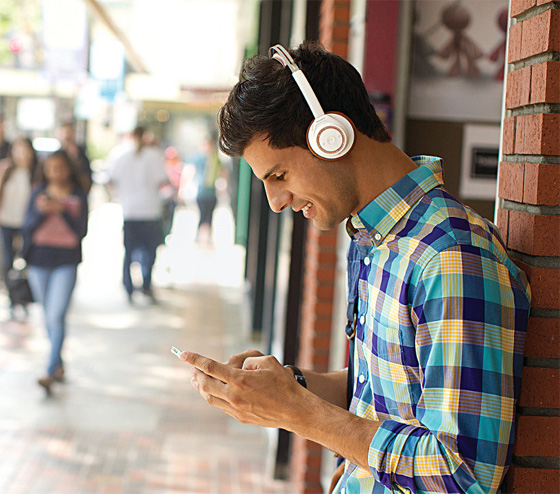  Plantronics BackBeat Sense