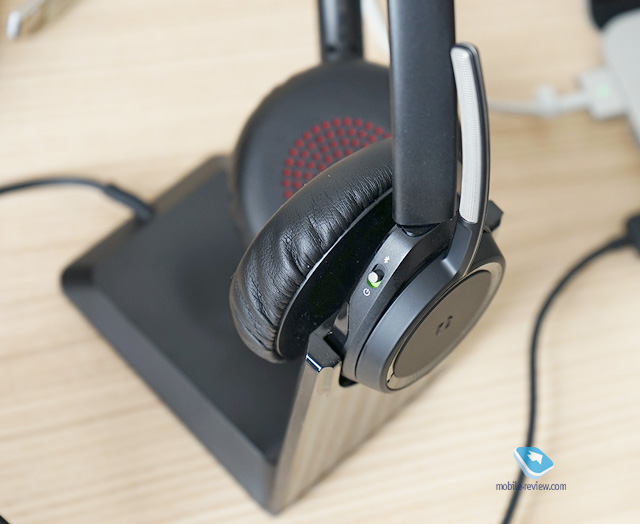 Plantronics Voyager Focus UC