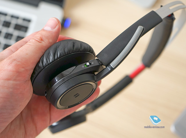 Plantronics Voyager Focus UC