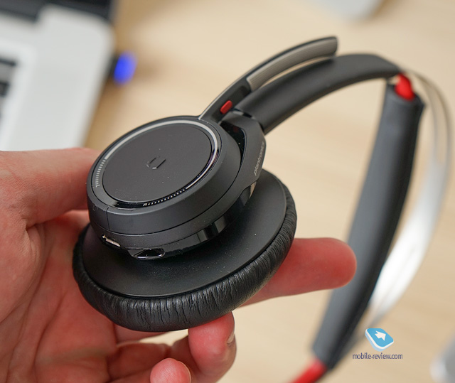 Plantronics Voyager Focus UC