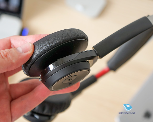Plantronics Voyager Focus UC