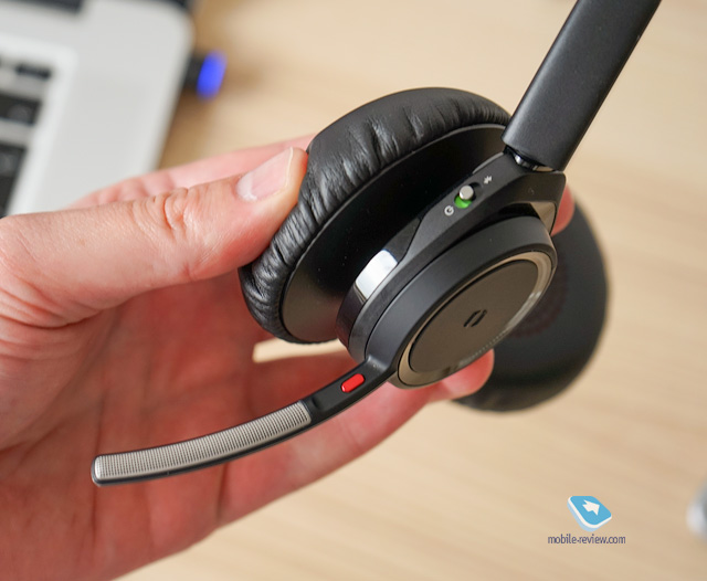 Plantronics Voyager Focus UC