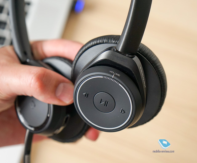 Plantronics Voyager Focus UC