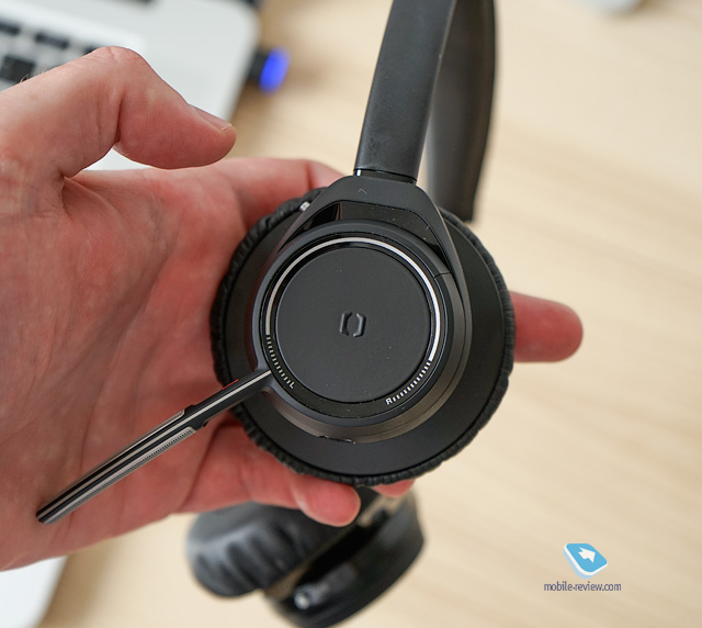 Plantronics Voyager Focus UC