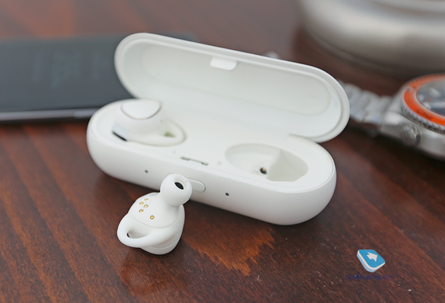 Samsung Gear IconX (SM-R150)