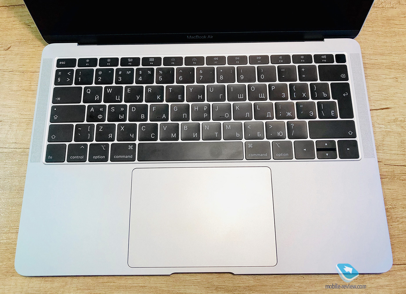 MacBook Air 2018:   10       100  