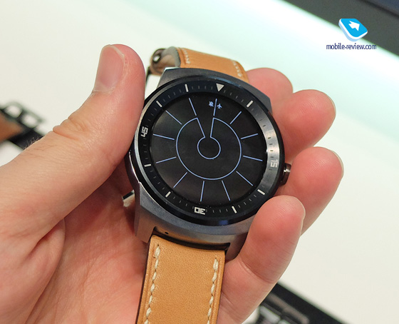 IFA 2014.  LG G Watch R