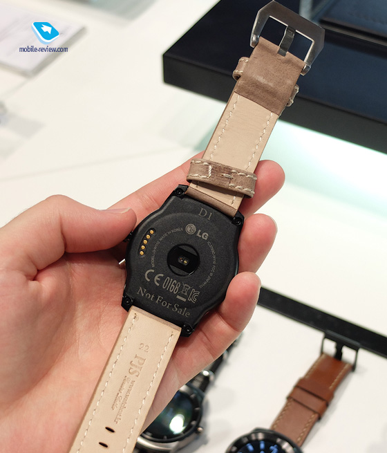 IFA 2014.  LG G Watch R