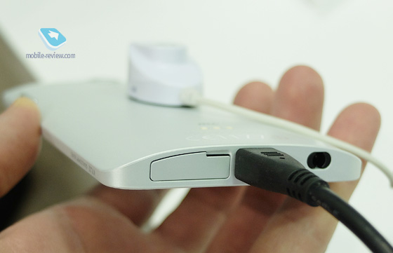 MWC 2014. Digno M — топовый смартфон от Kyocera