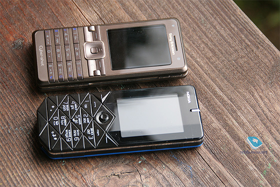   Nokia    