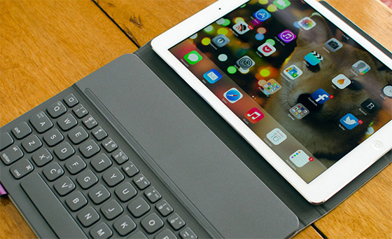 Logitech Ultrathin Keyboard Folio  iPad Air