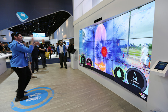 CES 2015.      ,    