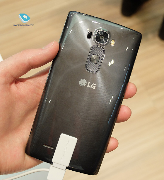 MWC 2015.  LG,   LG Fx0  LG AKA