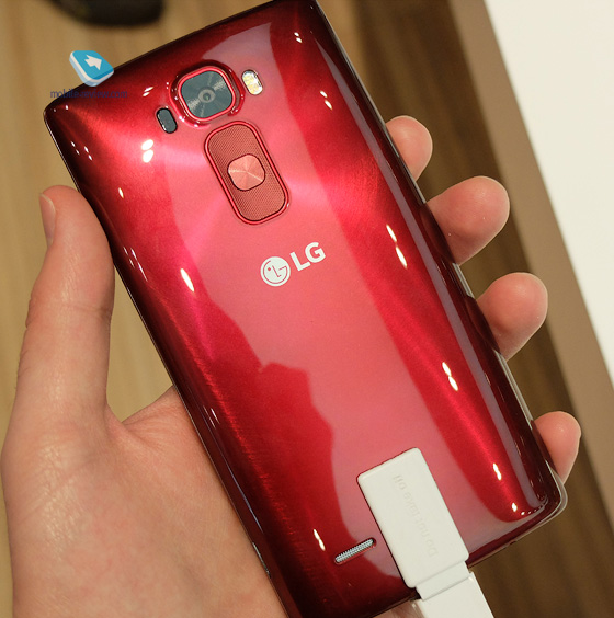 MWC 2015.  LG,   LG Fx0  LG AKA