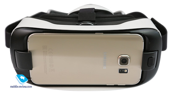 Очки виртуальной реальности Samsung Gear VR 2015 года