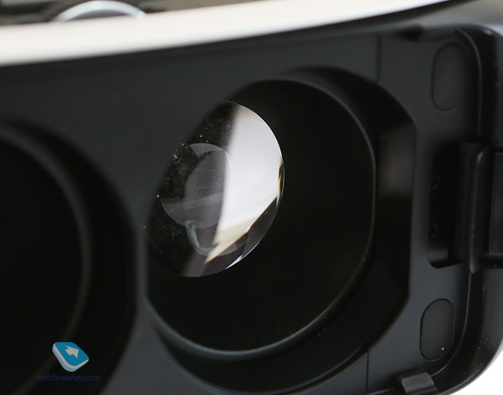 Очки виртуальной реальности Samsung Gear VR 2015 года