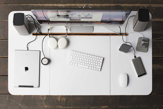  Woodframe Desk