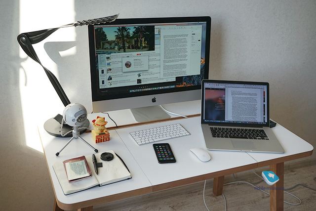  Woodframe Desk