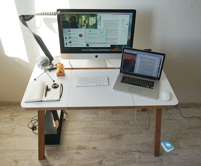  Woodframe Desk